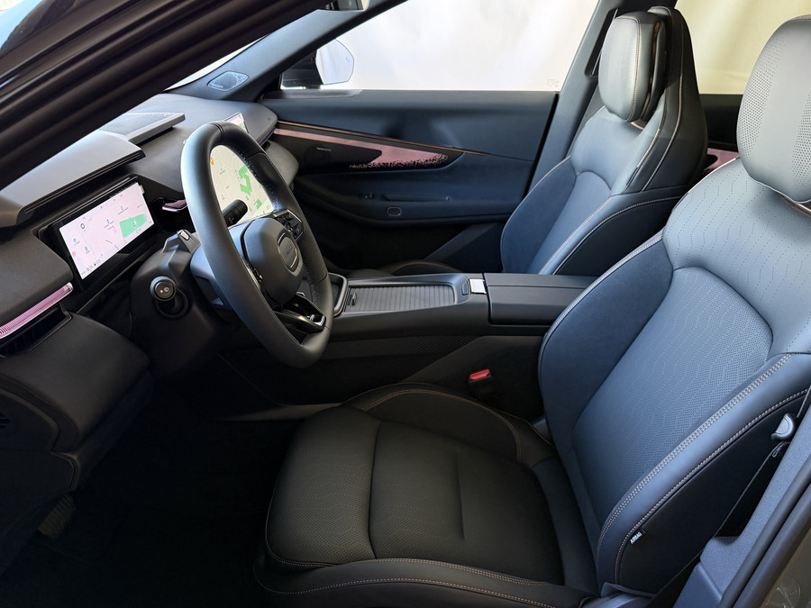 Lynk & Co 08 2026 345PK MORE 200KM NW AUTO HYBRIDE MASSAGE STOEL VERW/VENTILATIE PANO MATRIX LED HARMAN KARDON 36