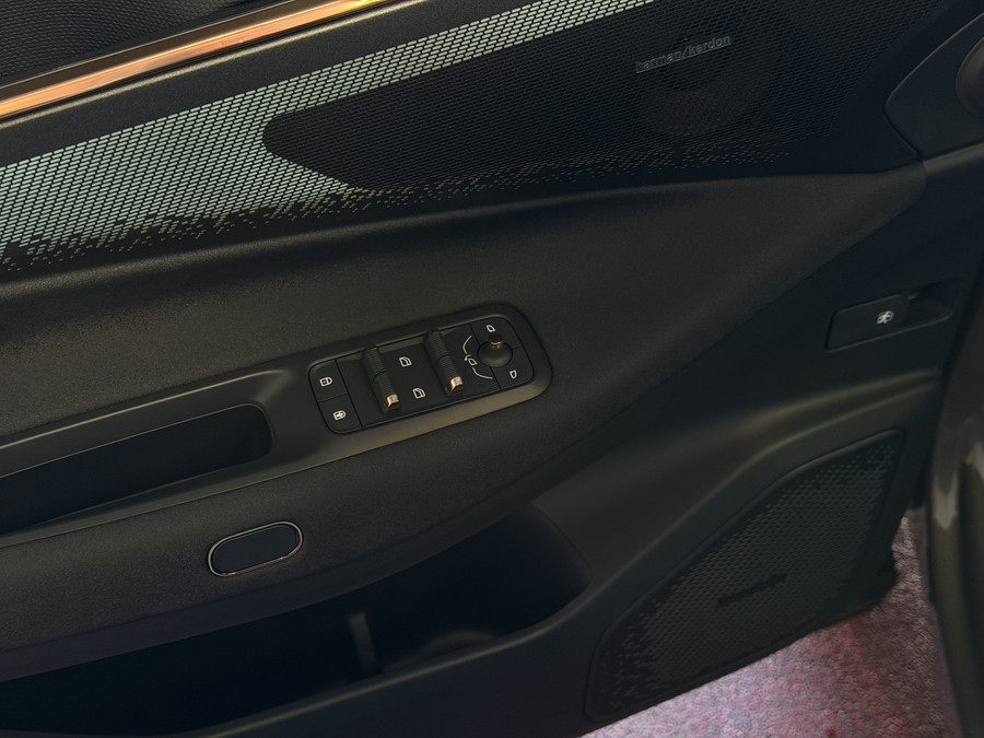 Lynk & Co 08 2026 345PK MORE 200KM NW AUTO HYBRIDE MASSAGE STOEL VERW/VENTILATIE PANO MATRIX LED HARMAN KARDON 36