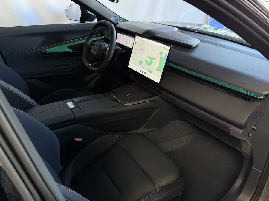 Lynk & Co 08 2026 345PK MORE 200KM NW AUTO HYBRIDE MASSAGE STOEL VERW/VENTILATIE PANO MATRIX LED HARMAN KARDON 36