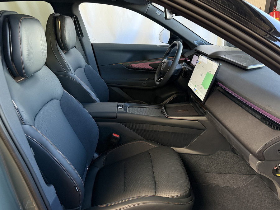 Lynk & Co 08 2026 345PK MORE 200KM NW AUTO HYBRIDE MASSAGE STOEL VERW/VENTILATIE PANO MATRIX LED HARMAN KARDON 36