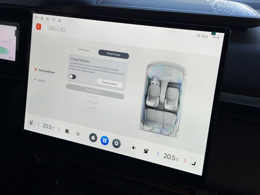 Lynk & Co 08 2026 345PK MORE 200KM NW AUTO HYBRIDE MASSAGE STOEL VERW/VENTILATIE PANO MATRIX LED HARMAN KARDON 36