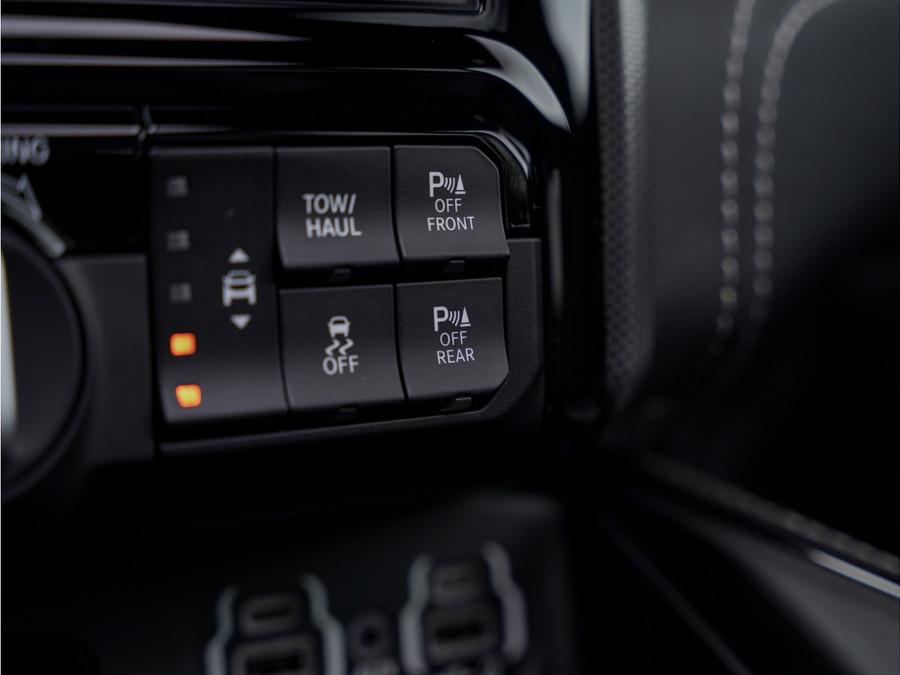 Dodge RAM 1500 5.7 V8 4x4 Crew Cab Limited Night