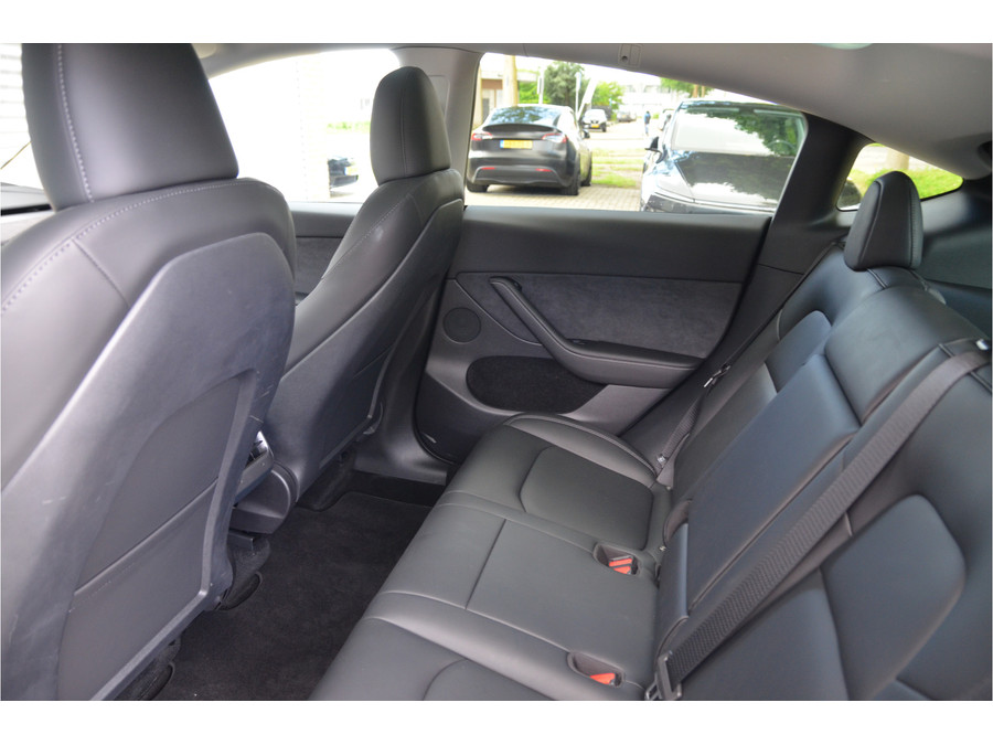 Tesla Model Y RWD 58 kWh