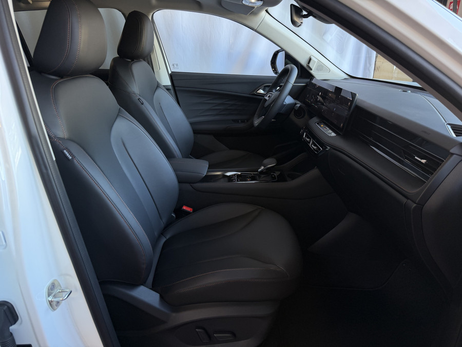 MG MG HS PHEV 1.5 TGDI LUXURY PHEV PLUG-IN HYBRIDE | LEER | 272PK NIEUWE AUTO | >1.000 KM TOTAAL BEREIK | 360° CAM