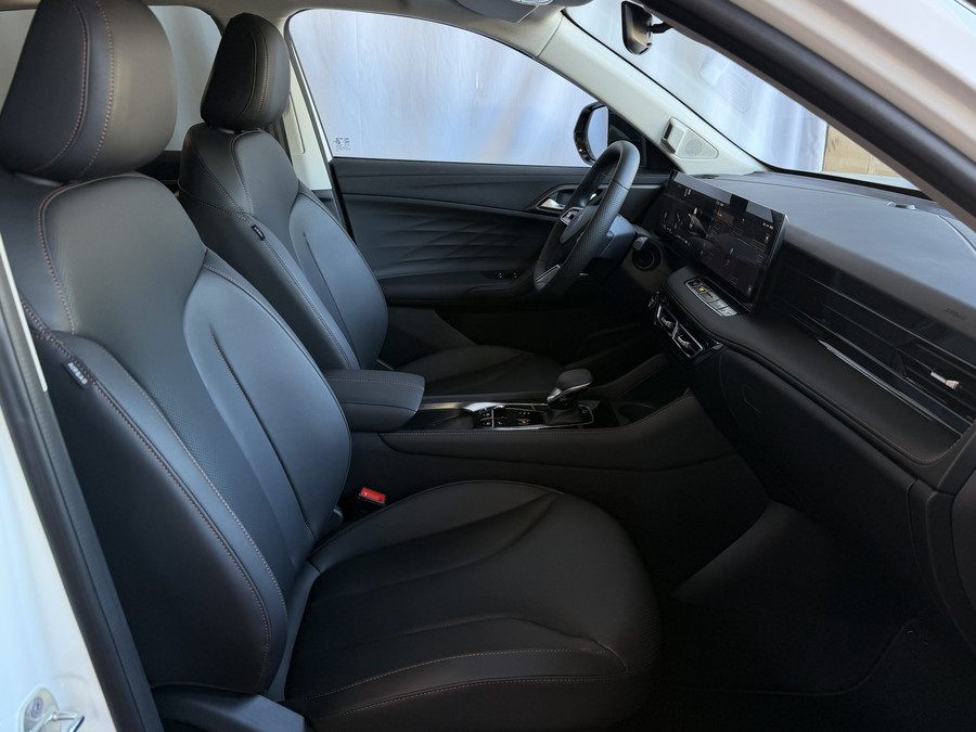 MG MG HS PHEV 1.5 TGDI LUXURY PHEV PLUG-IN HYBRIDE | LEER | 272PK NIEUWE AUTO | >1.000 KM TOTAAL BEREIK | 360° CAM