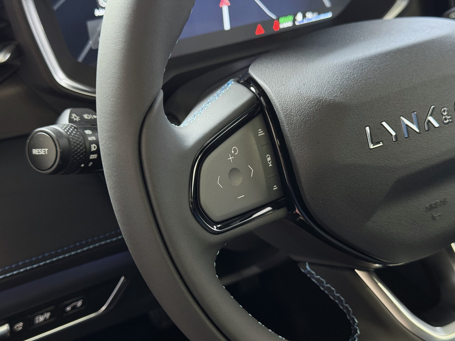 Lynk & Co 01 ✅1.5 261 PK NIEUWE AUTO ✅ 2025 / STOEL VERW. 1.5 261 PK ZWARTE HEMEL 360CAM