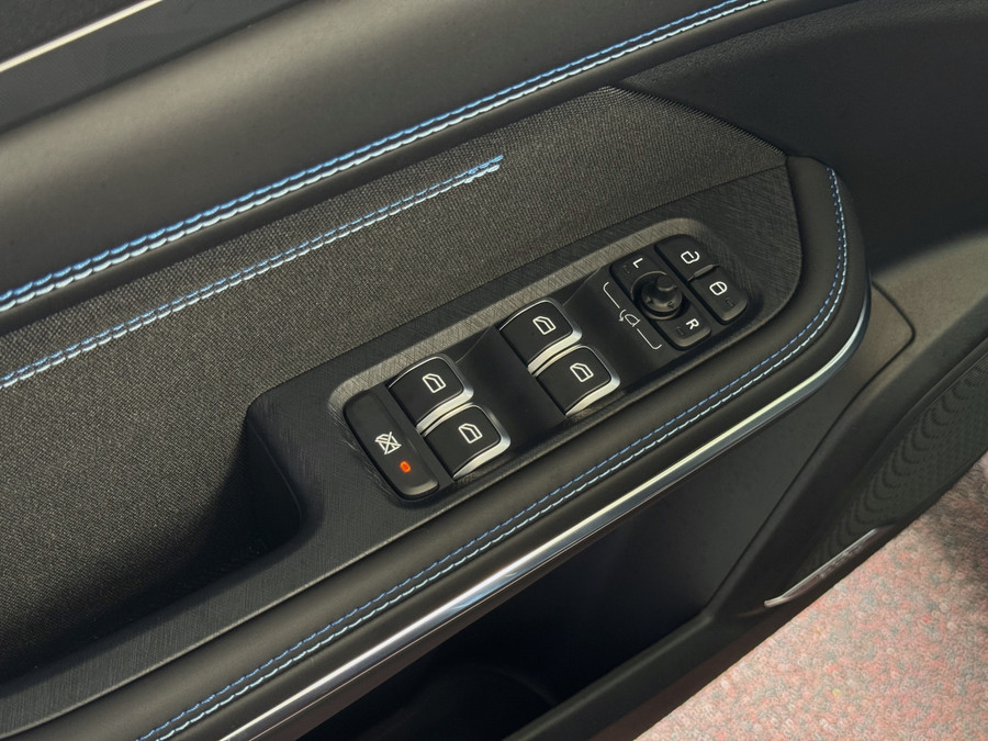 Lynk & Co 01 ✅1.5 261 PK NIEUWE AUTO ✅ 2025 / STOEL VERW. 1.5 261 PK ZWARTE HEMEL 360CAM