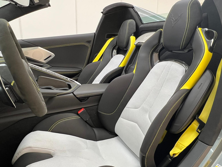 Corvette C8 C8.R Convertible Carbon Pack