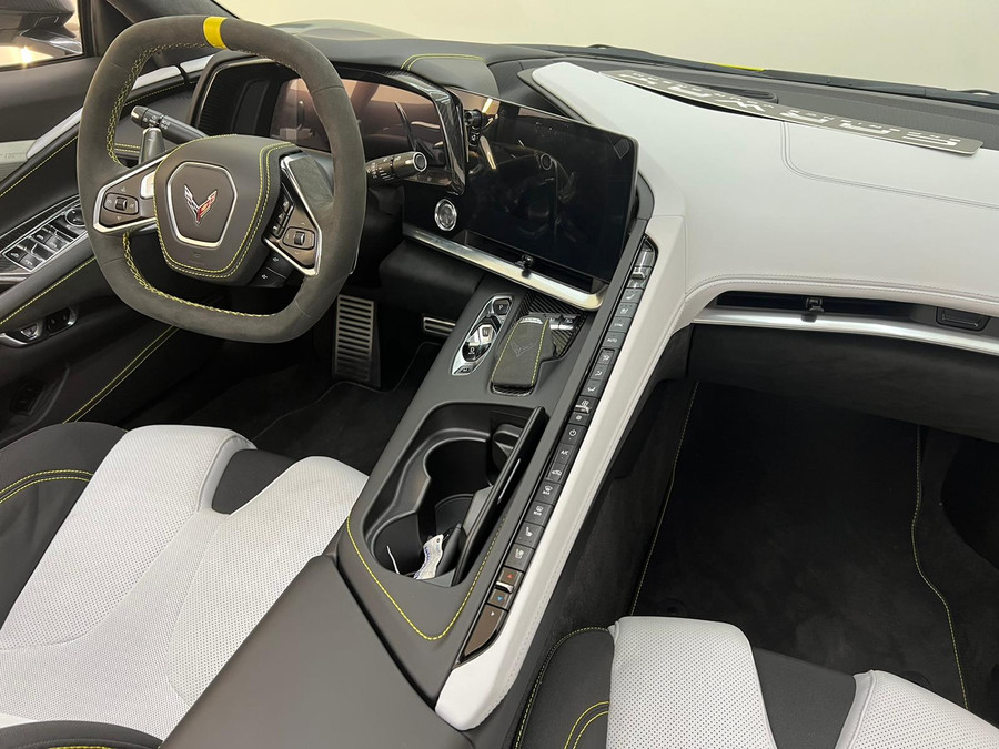 Corvette C8 C8.R Convertible Carbon Pack