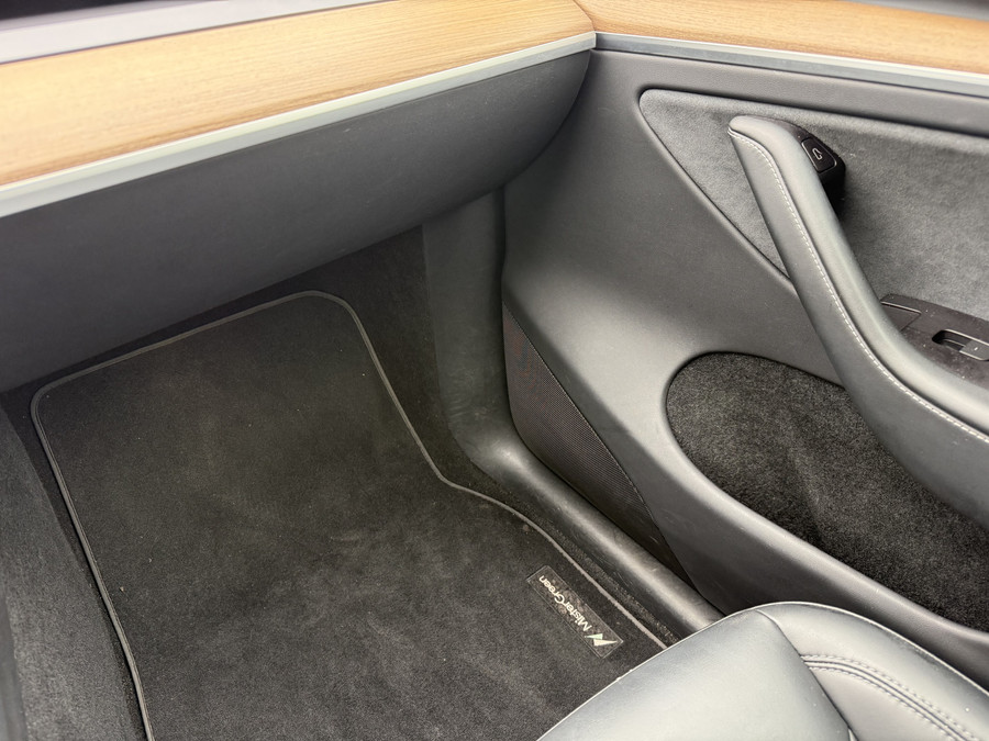 Tesla Model Y Performance AWD 75 kWh,