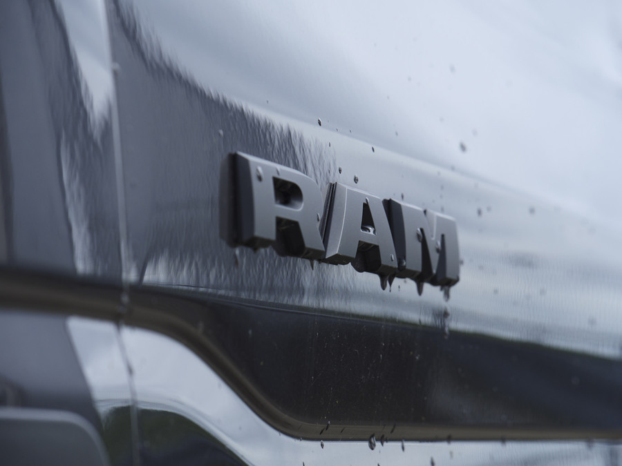 Dodge RAM 1500 | Laramie Sport | 5.7 V8 | HEMI | 4x4 | Crew Cab