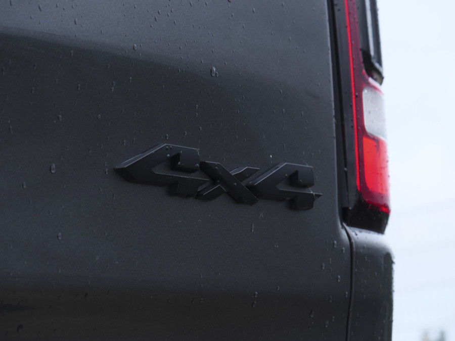 Dodge RAM 1500 | Laramie Sport | 5.7 V8 | HEMI | 4x4 | Crew Cab