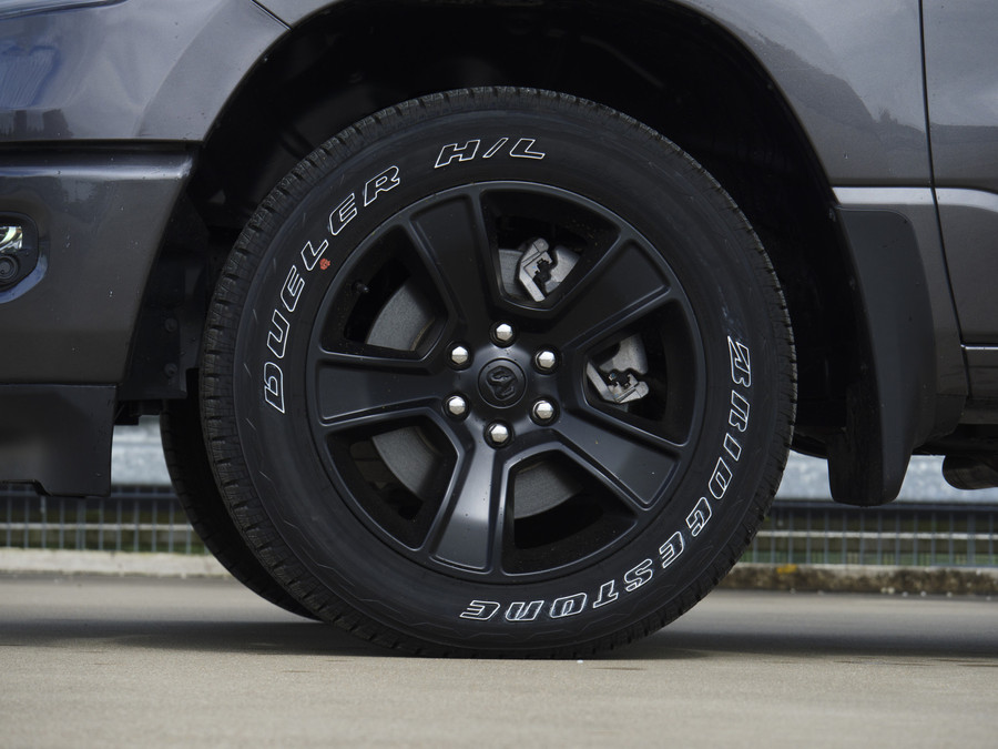 Dodge RAM 1500 | Laramie Sport | 5.7 V8 | HEMI | 4x4 | Crew Cab