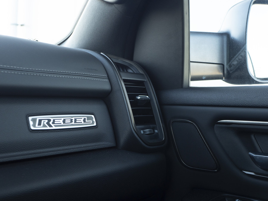 RAM 1500 Rebel | 3.6L V6 | Crew Cab