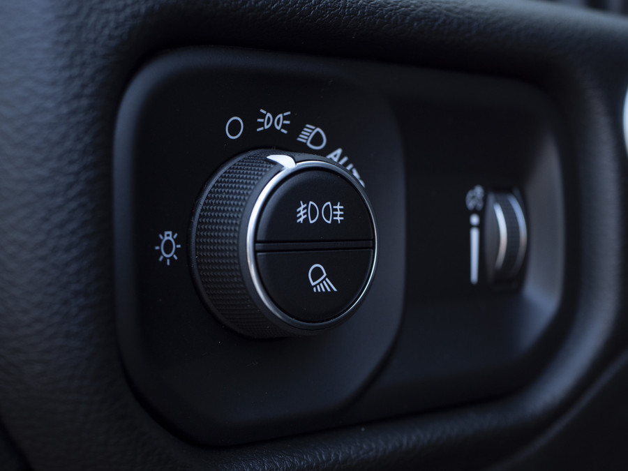 RAM 1500 Rebel | 3.6L V6 | Crew Cab
