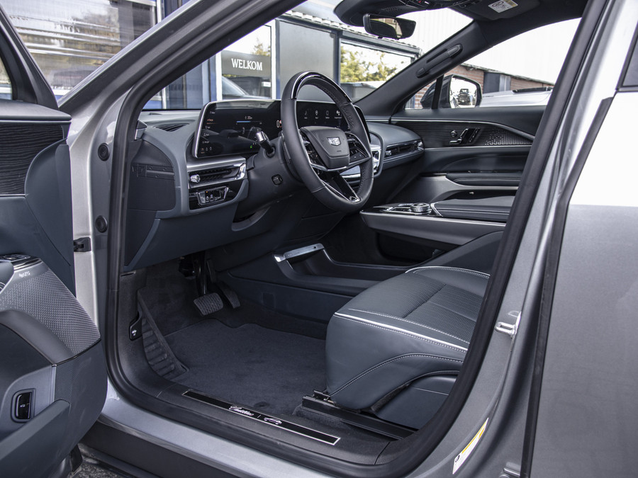 Cadillac LYRIQ Sport
