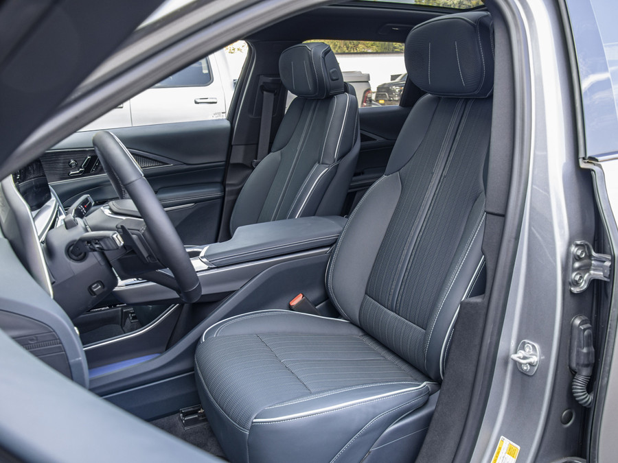 Cadillac LYRIQ Sport