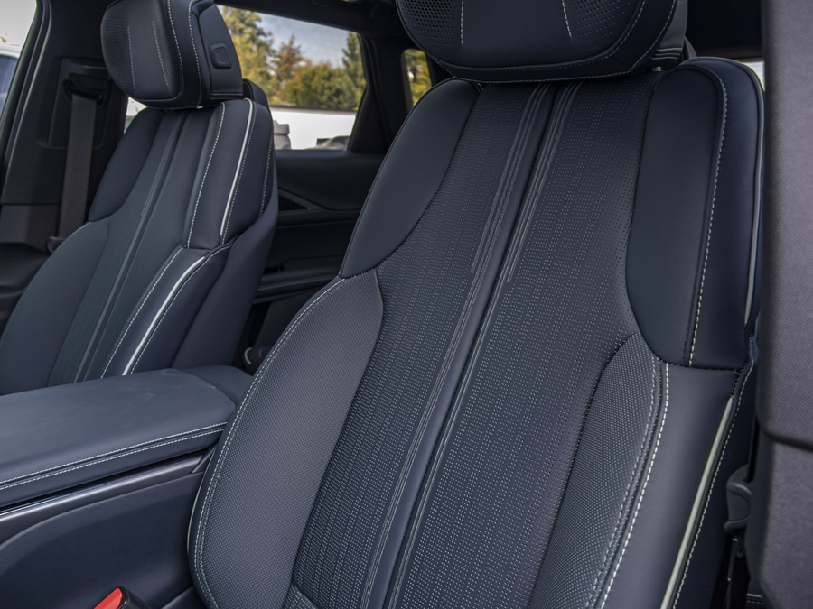 Cadillac LYRIQ Sport