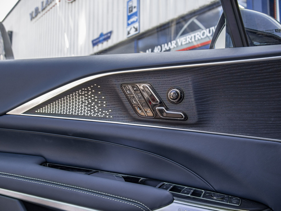 Cadillac LYRIQ Sport
