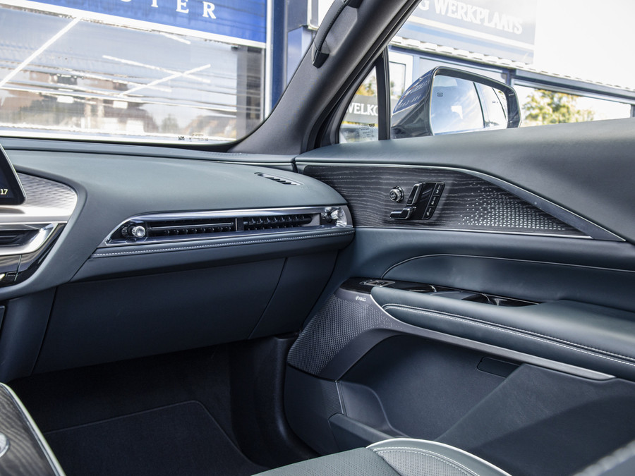 Cadillac LYRIQ Sport