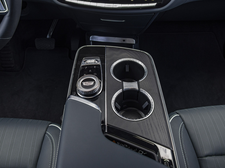 Cadillac LYRIQ Sport