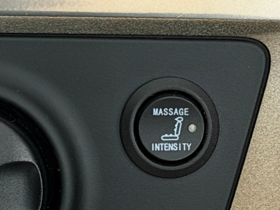 Dodge RAM 1500 5.7 V8 4x4 Limited Longhorn Massage