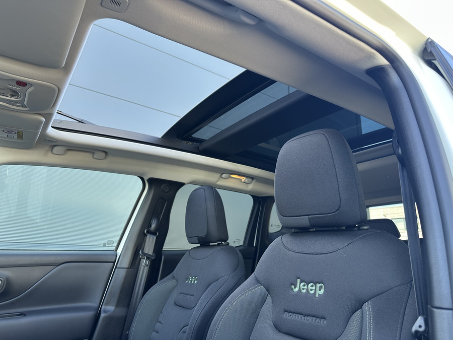 Jeep Renegade 4xe 240 Plug-in Hybrid The North Star (Schuif/kantel Dak - Navigarie - Apple Carplay - Camera - Stoe