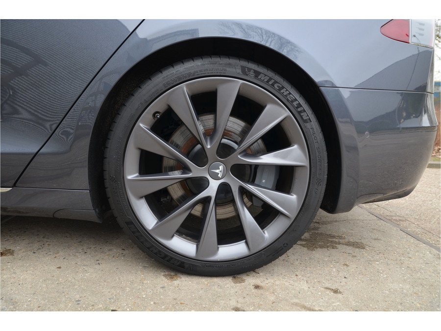 Tesla Model S 75D (4x4)