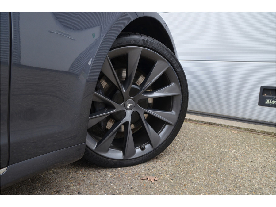 Tesla Model S 75D (4x4)